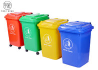 Azul y amarillee los compartimientos plásticos de los desperdicios de 50 litros con el reciclaje de tracción a las cuatro ruedas del carro