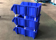 Compartimientos plásticos de la cosecha de Warehouse del color azul con el tormento en taller industrial