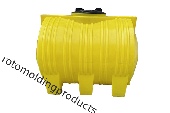 Tanques de almacenamiento de agua de 500L de pie libre, elípticos horizontales y rotomoldados a medida para la recolección de agua de lluvia