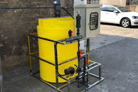 El tanque de dosificación químico comercial de 220 galones para el sistema aflautado enfriado de la circulación del agua del lazo cerrado